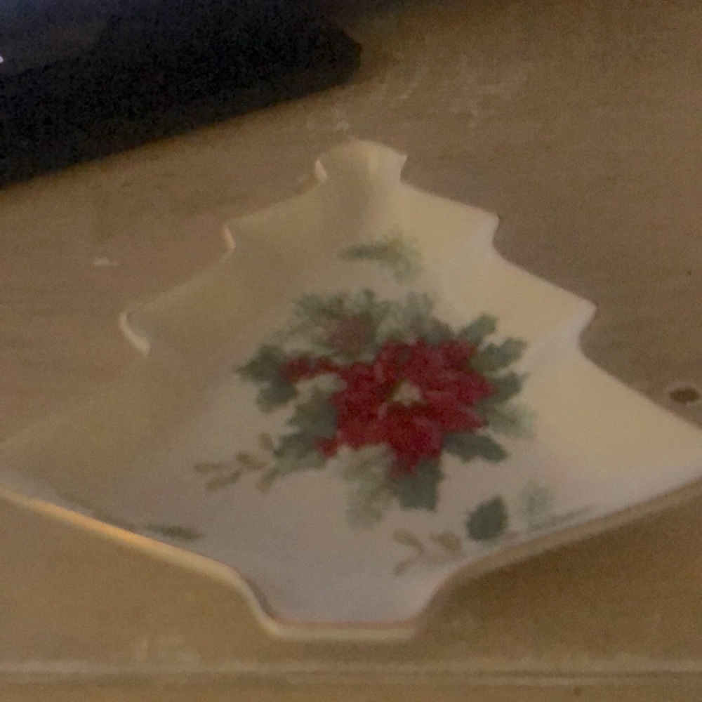 Mikasa Holiday Bloom 8-1/2" Christmas Tree Poinsettia Candy Dish Excellent